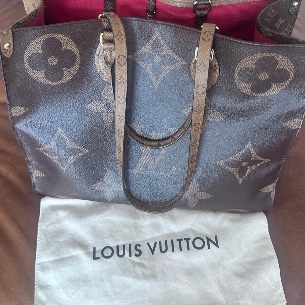 COPY - Louis Vuitton Brown Monogram OnTheGo Tote - Picture 2 of 7
